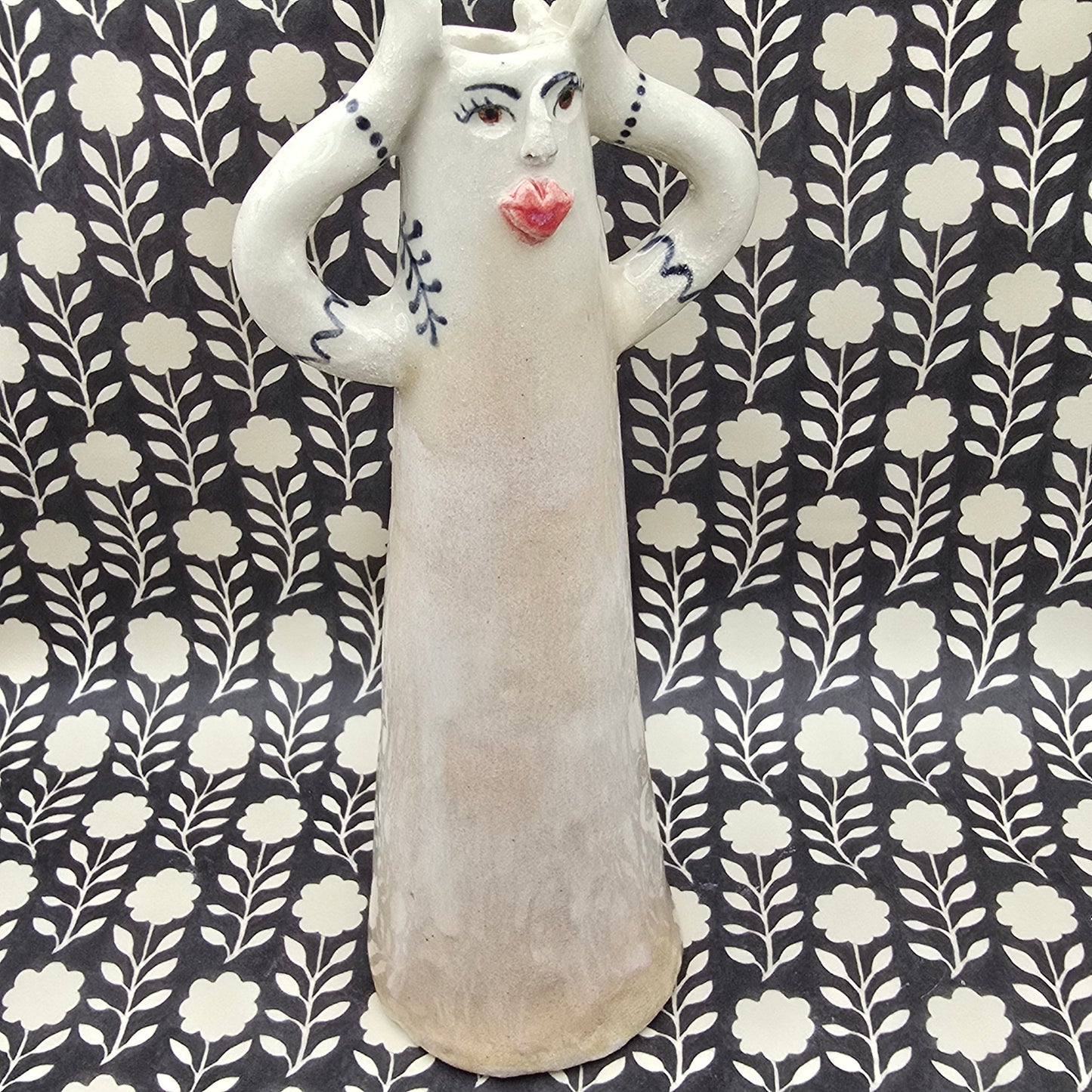 Folk lady
