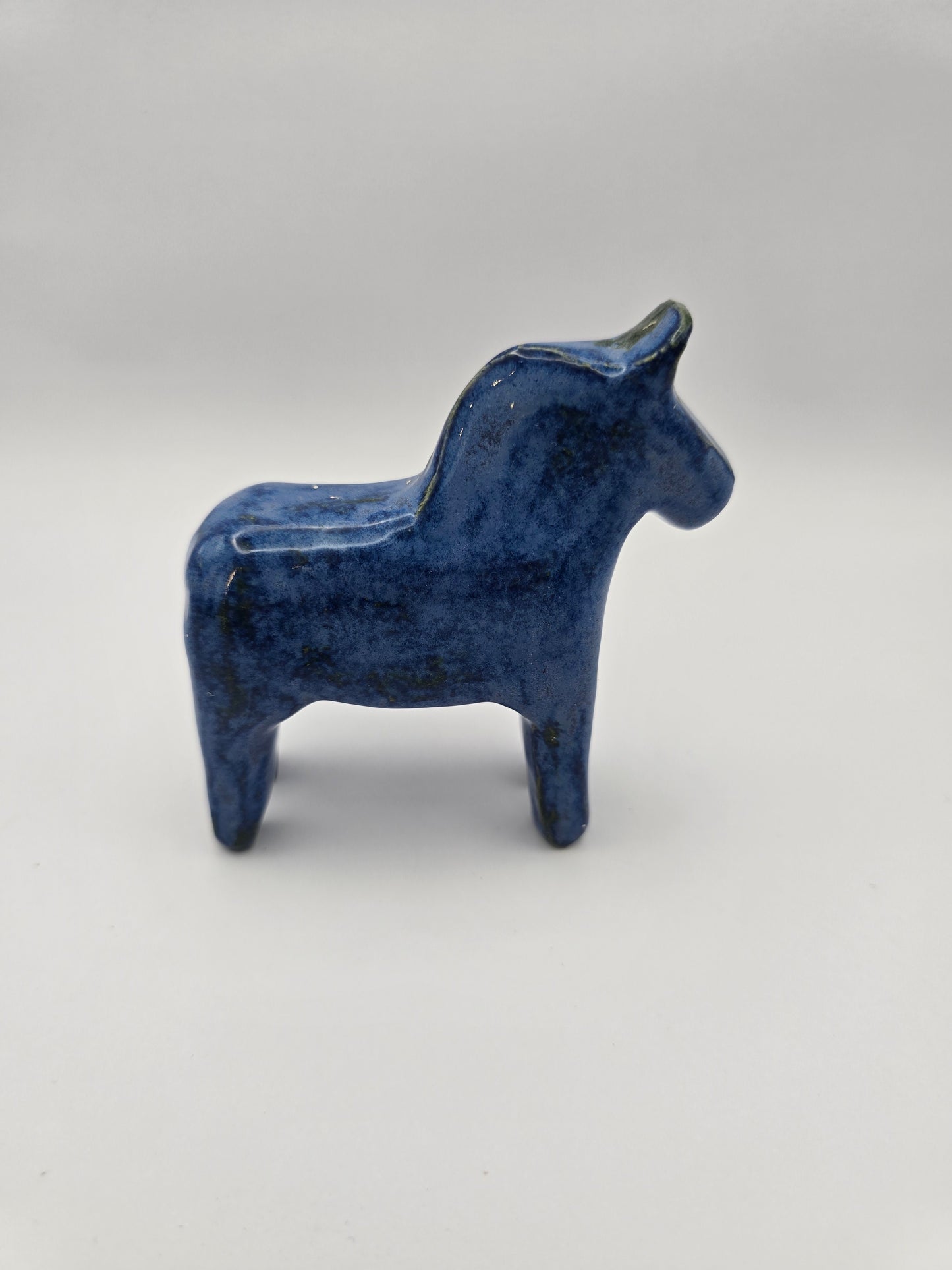 Small blue Swedish 'Dalahäst'
