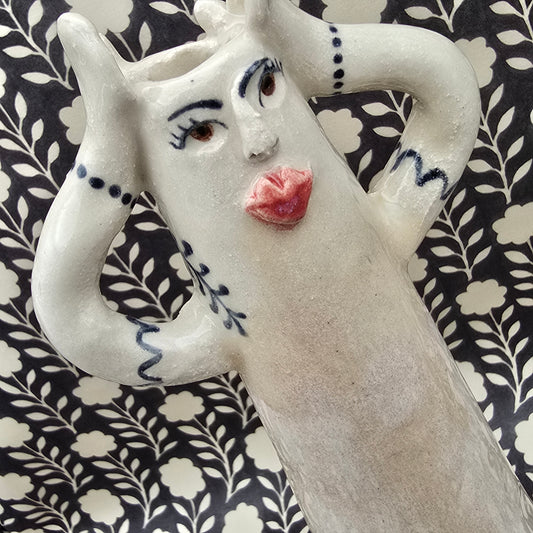 Folk lady