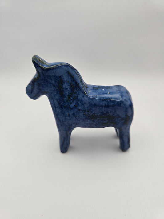 Small blue Swedish 'Dalahäst'